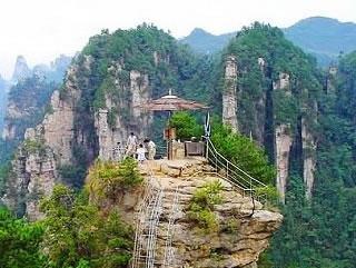 張家界自助游好還是參團(tuán)游,張家界和鳳凰旅游如何少花錢