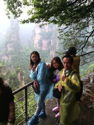 張家界導游教你怎么玩張家界玩幾最合適