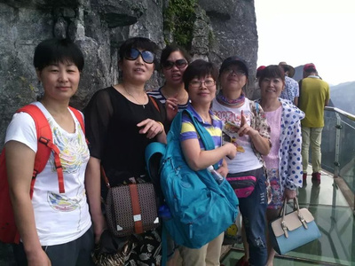 張家界導游教你怎么玩最更省錢-