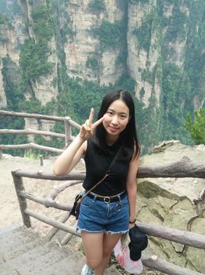 張家界熱門導(dǎo)游介紹,純玩細(xì)心熱情服務(wù)好