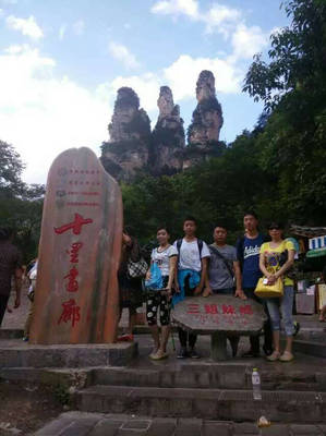 張家界當地口碑導游提供免費接站