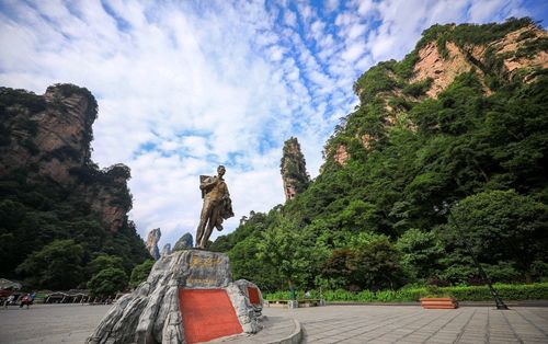 去張家界旅游需要請導游嗎 怎樣找到正規靠譜導游