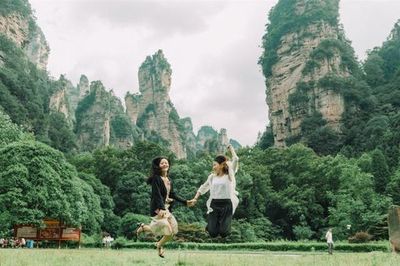 張家界美女導(dǎo)游 讓您的旅行充滿幸福與美好